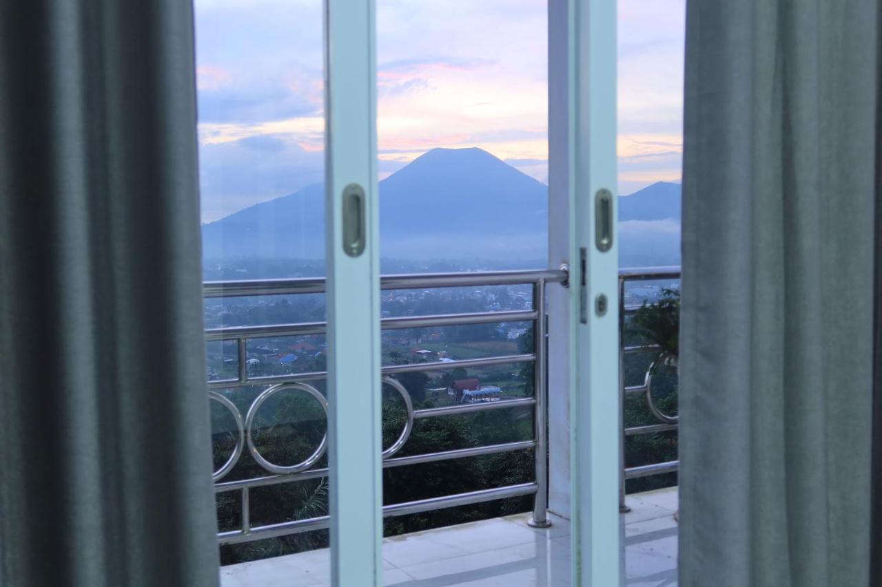 Narwastu Hills Hotel Tomohon Luaran gambar